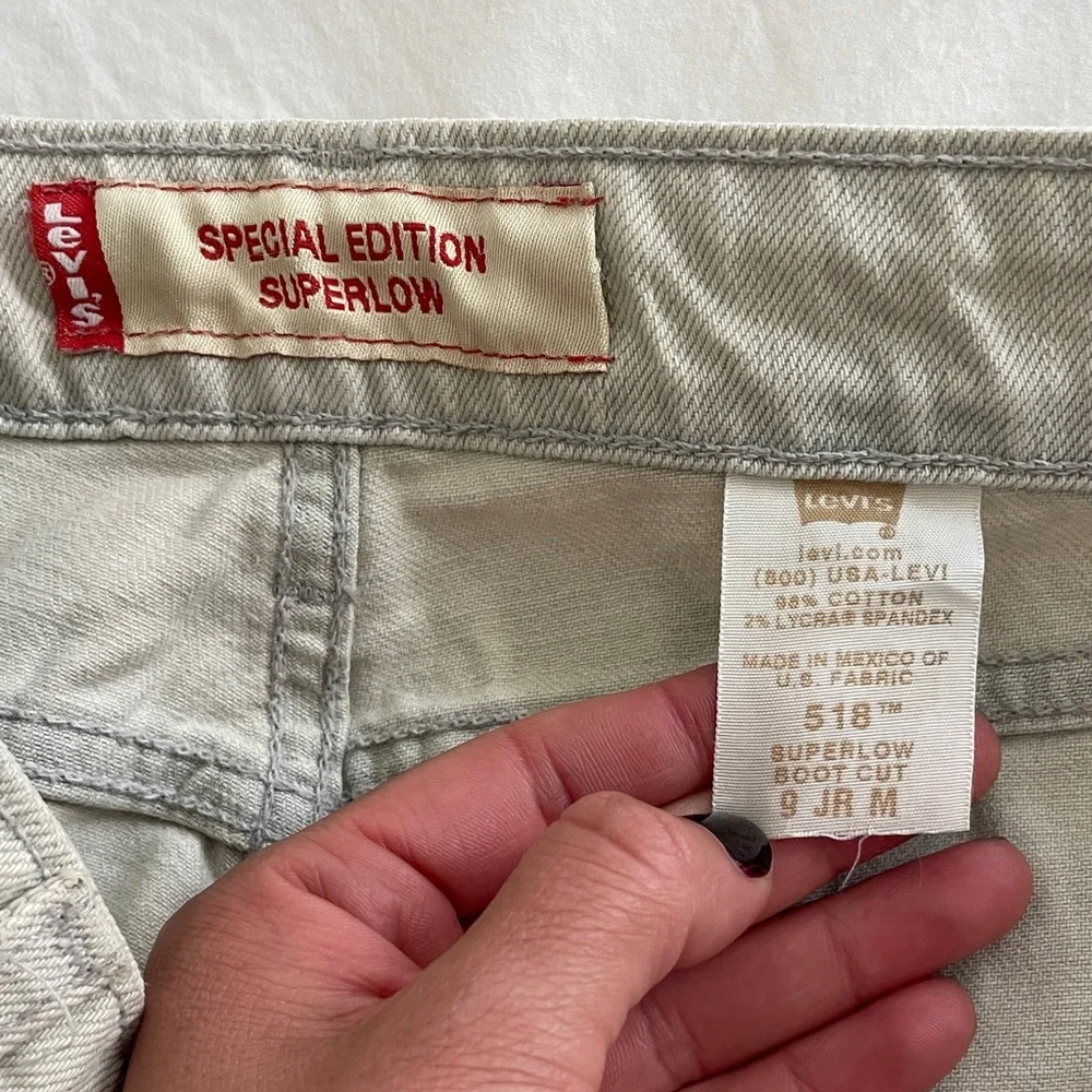 NWT! Levi's 518 Superlow Stone Gray Bootcut Jeans - Picture 3 of 11